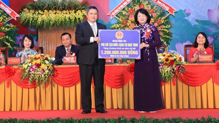 Phó Chủ tịch nước Đặng Thị Ngọc Thịnh dự Đại hội Thi đua yêu nước tỉnh Hà Tĩnh ảnh 3 Phó Chủ tịch nước Đặng Thị Ngọc Thịnh dự Đại hội Thi đua yêu nước tỉnh Hà Tĩnh ảnh 3