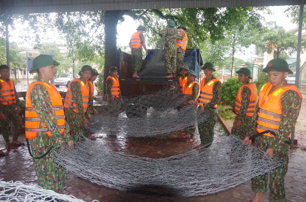  Huy động lực lượng kịp thời gia cố sạt lở bờ sông ở Hà Tĩnh ảnh 1