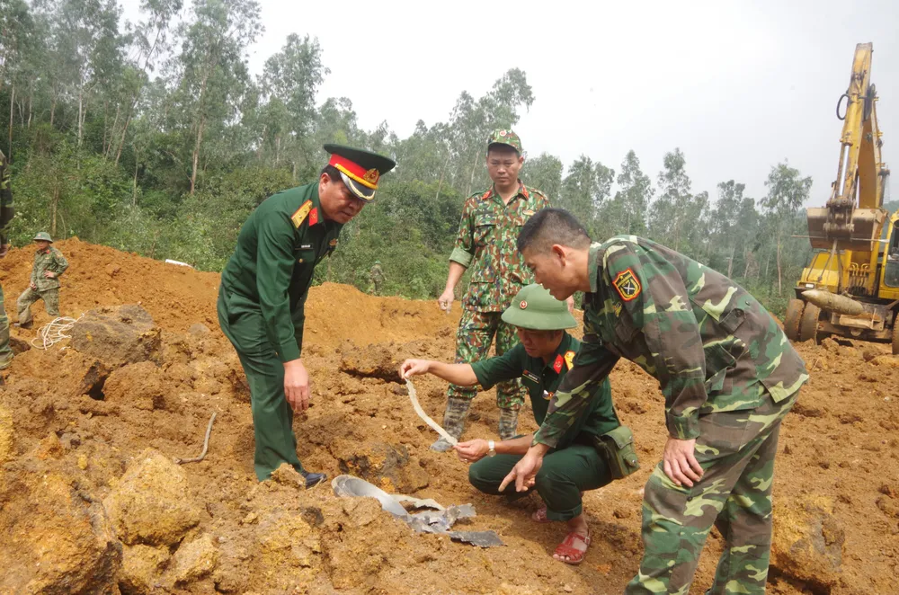 Hà Tĩnh xử lý 2 quả bom còn sót lại sau chiến tranh ảnh 17