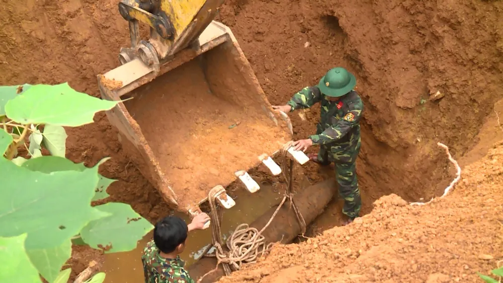 Hà Tĩnh xử lý 2 quả bom còn sót lại sau chiến tranh ảnh 2