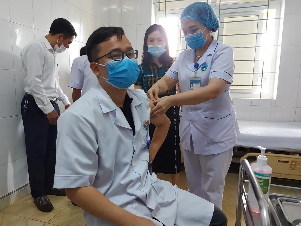 Hà Tĩnh triển khai tiêm vaccine phòng Covid-19 ảnh 1 Hà Tĩnh triển khai tiêm vaccine phòng Covid-19 ảnh 1