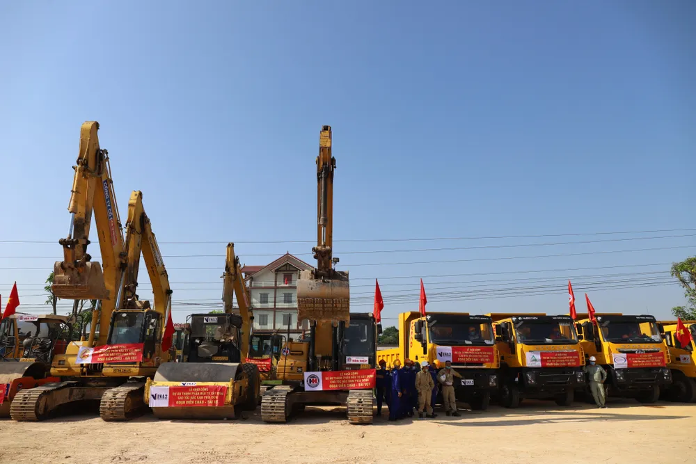 Khởi công dự án cao tốc Bắc Nam đoạn Diễn Châu - Bãi Vọt ảnh 1 Khởi công dự án cao tốc Bắc Nam đoạn Diễn Châu - Bãi Vọt ảnh 1