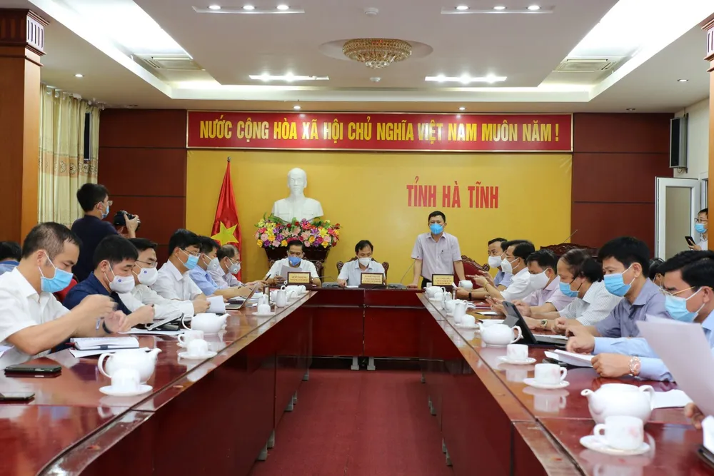 Hà Tĩnh: Tạm dừng một số hoạt động, dịch vụ không thiết yếu để phòng, chống dịch Covid-19 ảnh 2