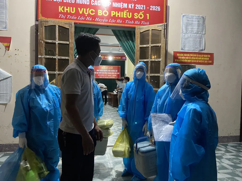 Hà Tĩnh ghi nhận thêm 3 người trong một gia đình dương tính với SARS-CoV-2 ảnh 2 Hà Tĩnh ghi nhận thêm 3 người trong một gia đình dương tính với SARS-CoV-2 ảnh 2