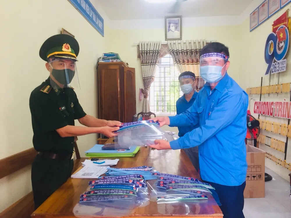Tuổi trẻ Hà Tĩnh chung tay phòng chống dịch Covid-19 ảnh 12 Tuổi trẻ Hà Tĩnh chung tay phòng chống dịch Covid-19 ảnh 12
