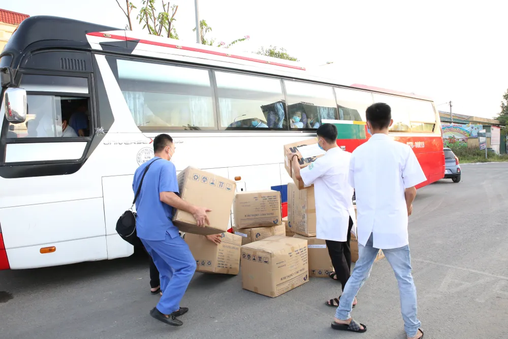 Hà Tĩnh cử 152 cán bộ, nhân viên y tế hỗ trợ tỉnh Nghệ An phòng, chống dịch Covid-19 ảnh 3