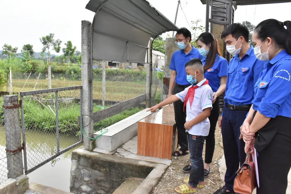 Hà Tĩnh: Tặng bằng khen học sinh lớp 4 dũng cảm cứu người bị đuối nước ảnh 2 Hà Tĩnh: Tặng bằng khen học sinh lớp 4 dũng cảm cứu người bị đuối nước ảnh 2