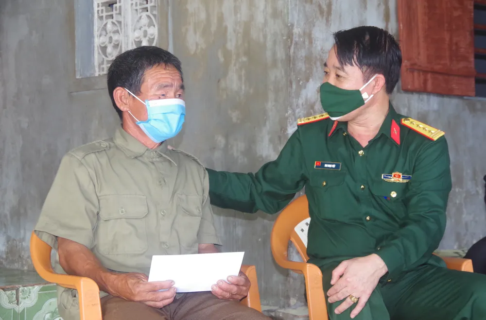 Hà Tĩnh: Thăm, tặng quà các gia đình từng trực tiếp tham gia mở đường Hồ Chí Minh trên biển ảnh 2