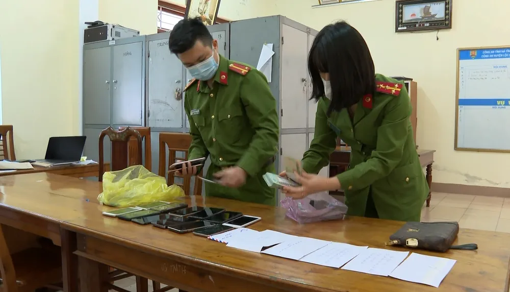 Hà Tĩnh: Triệt xóa đường dây đánh bạc, khởi tố 10 đối tượng ảnh 1