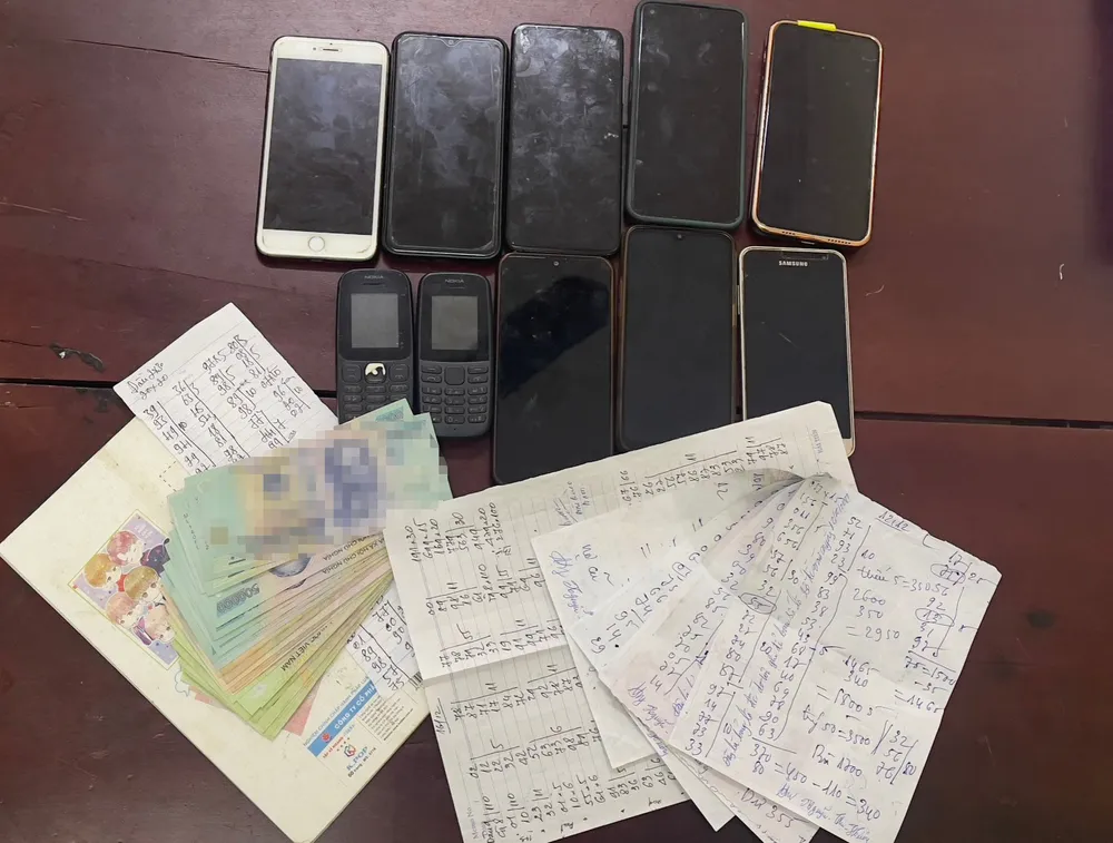 Hà Tĩnh: Triệt phá 3 đường dây đánh bạc bằng hình thức lô đề, khởi tố 17 đối tượng ảnh 2