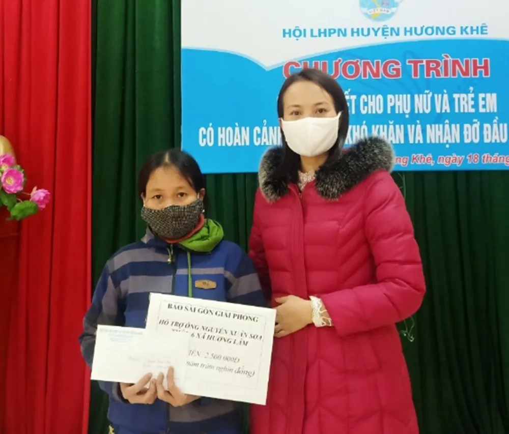 Bạn đọc Báo SGGP hỗ trợ các gia đình khó khăn ở Hà Tĩnh ảnh 2 Bạn đọc Báo SGGP hỗ trợ các gia đình khó khăn ở Hà Tĩnh ảnh 2