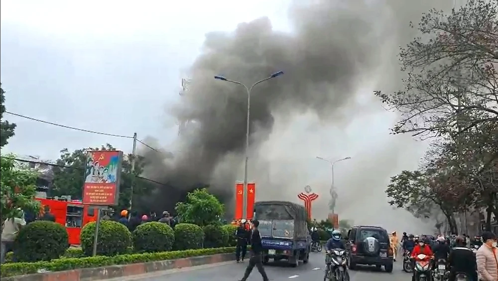 Hà Tĩnh: Khống chế đám cháy tại cửa hàng đồ điện dân dụng ảnh 1 Hà Tĩnh: Khống chế đám cháy tại cửa hàng đồ điện dân dụng ảnh 1
