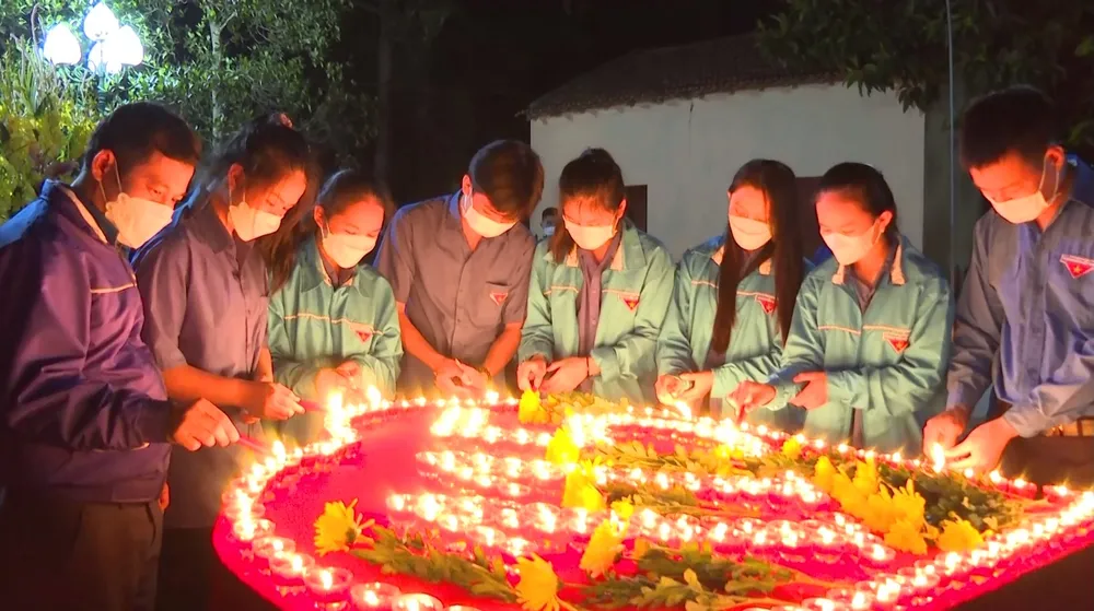 Hà Tĩnh: Thắp nến tri ân cố Tổng Bí thư Lê Duẩn ảnh 1