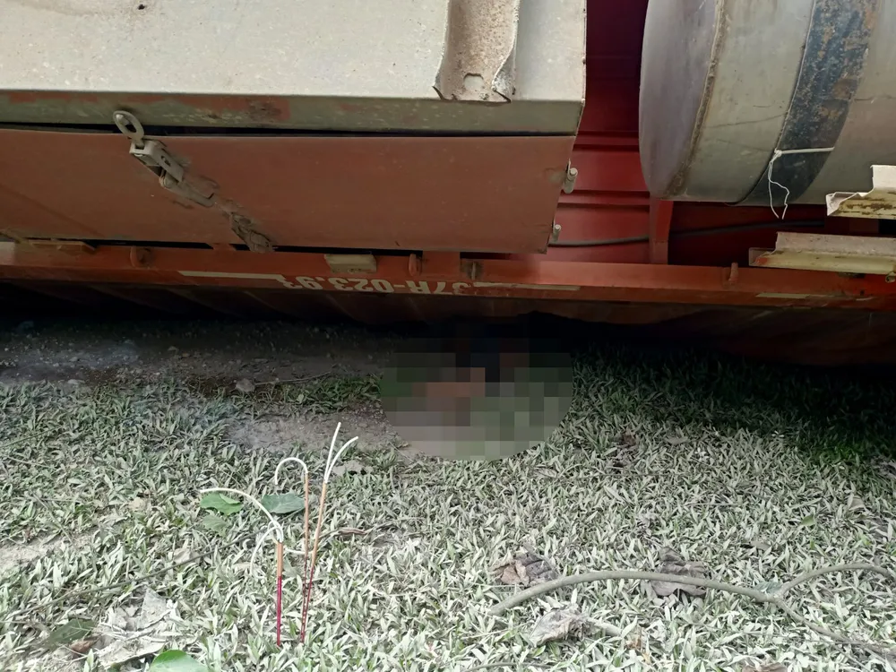 Hà Tĩnh: Xe đầu kéo đâm vào vách núi, lái xe tử vong tại chỗ ảnh 1