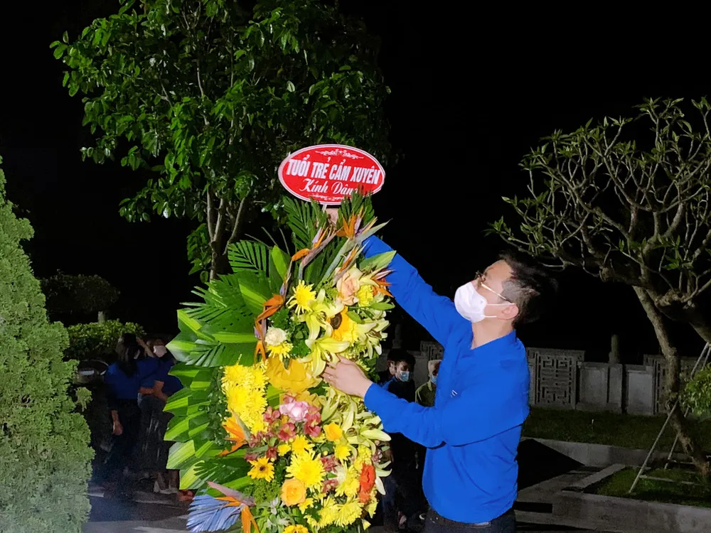 Hà Tĩnh: Tuổi trẻ thắp nến tri ân cố Tổng Bí thư Hà Huy Tập ảnh 3