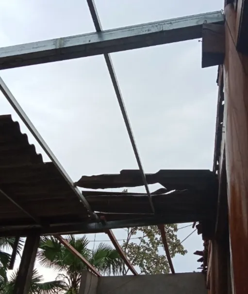 Hà Tĩnh: Lốc xoáy và mưa đá gây thiệt hại nặng ở xã miền núi ảnh 7 Hà Tĩnh: Lốc xoáy và mưa đá gây thiệt hại nặng ở xã miền núi ảnh 7