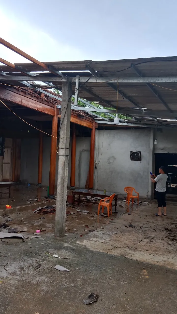 Hà Tĩnh: Lốc xoáy và mưa đá gây thiệt hại nặng ở xã miền núi ảnh 8 Hà Tĩnh: Lốc xoáy và mưa đá gây thiệt hại nặng ở xã miền núi ảnh 8