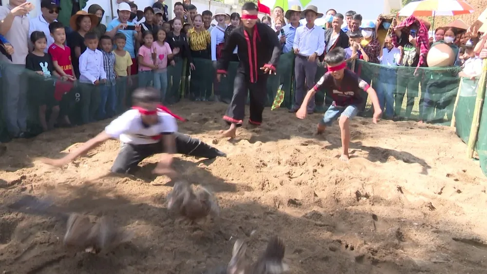 Bà con dân tộc Chứt vui đón Tết Lấp lỗ ảnh 14