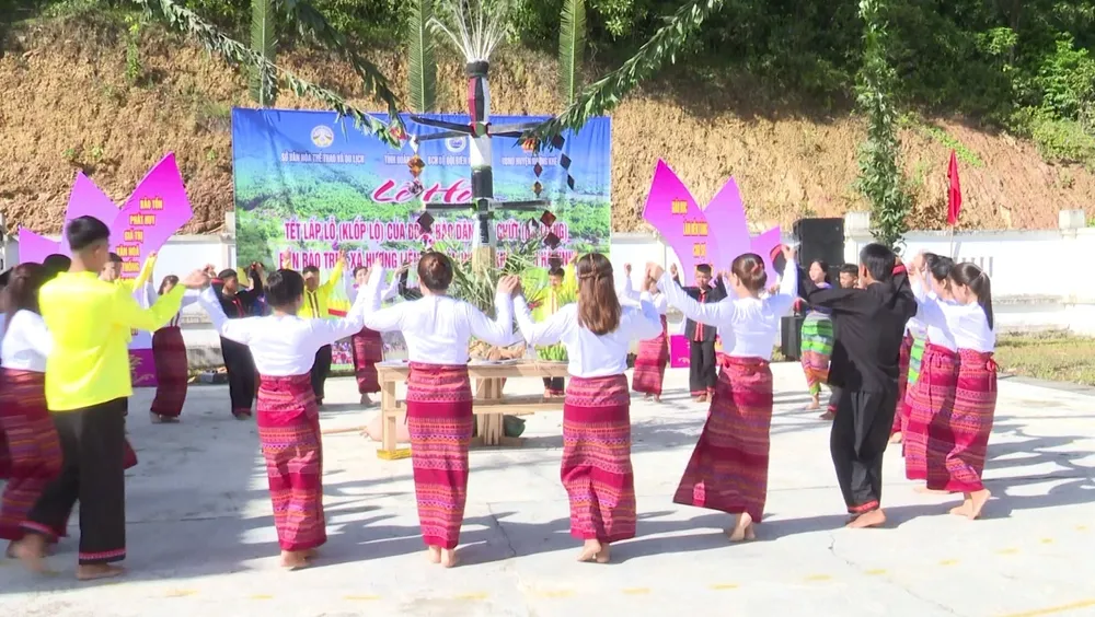 Bà con dân tộc Chứt vui đón Tết Lấp lỗ ảnh 10