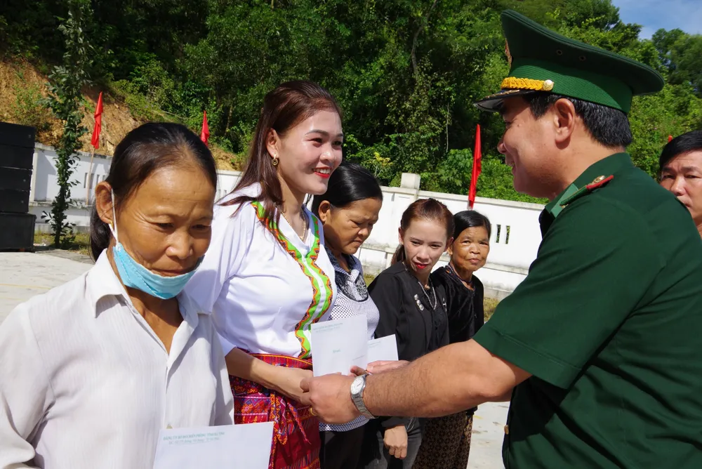 Bà con dân tộc Chứt vui đón Tết Lấp lỗ ảnh 16