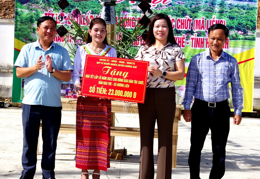 Bà con dân tộc Chứt vui đón Tết Lấp lỗ ảnh 3