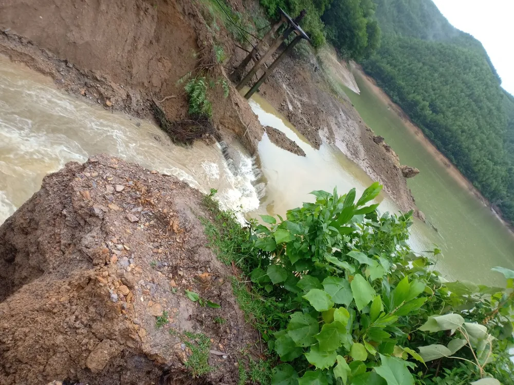 Hà Tĩnh: Mưa lớn gây sạt lở tại đập Khe Xai ảnh 2