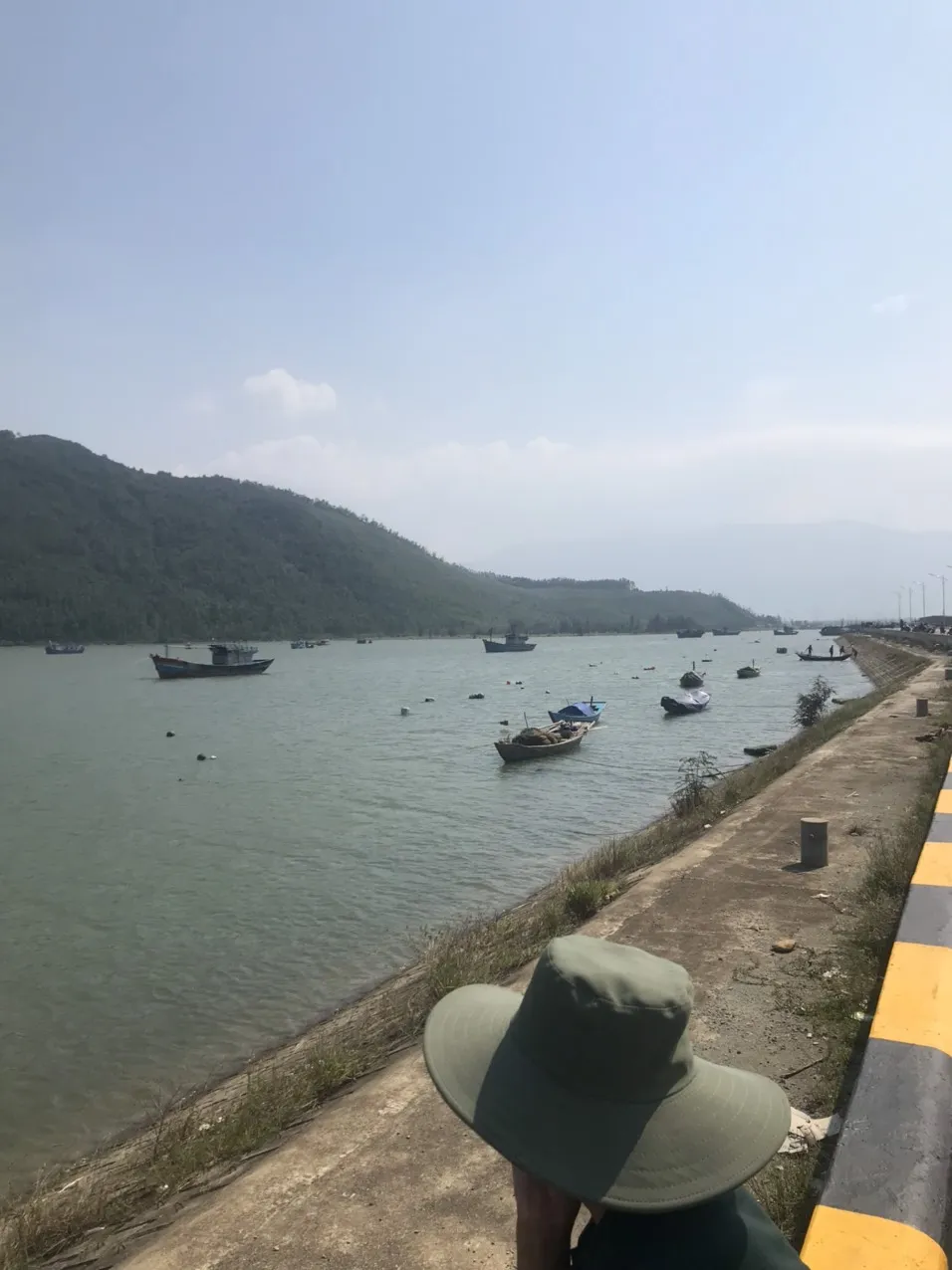 Hà Tĩnh: Tìm thấy thi thể cháu bé 5 tuổi bị rơi xuống sông Quyền ảnh 3