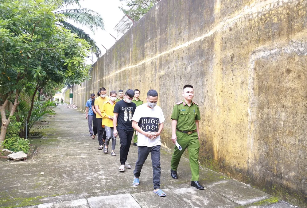 Đánh sập đường dây cá độ bóng đá liên tỉnh quy mô hơn 6.000 tỷ đồng ảnh 2