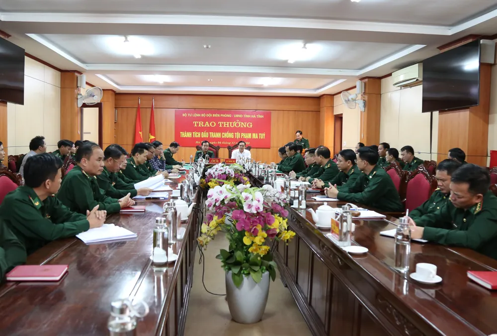 Thưởng “nóng” cho lực lượng triệt xóa đường dây ma túy xuyên quốc gia ảnh 5