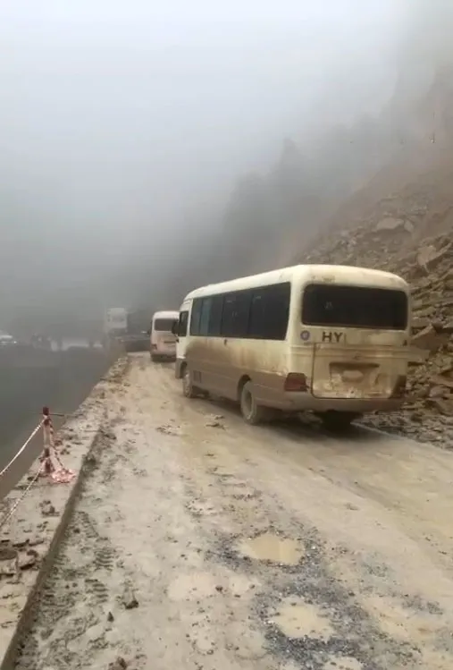 Hà Tĩnh: Thông tuyến quốc lộ 8A đi Cửa khẩu quốc tế Cầu Treo ảnh 1