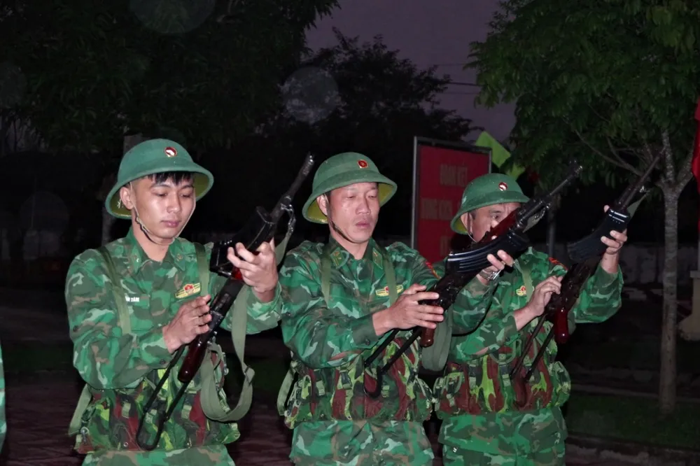 Thực hiện kiểm tra vũ khí