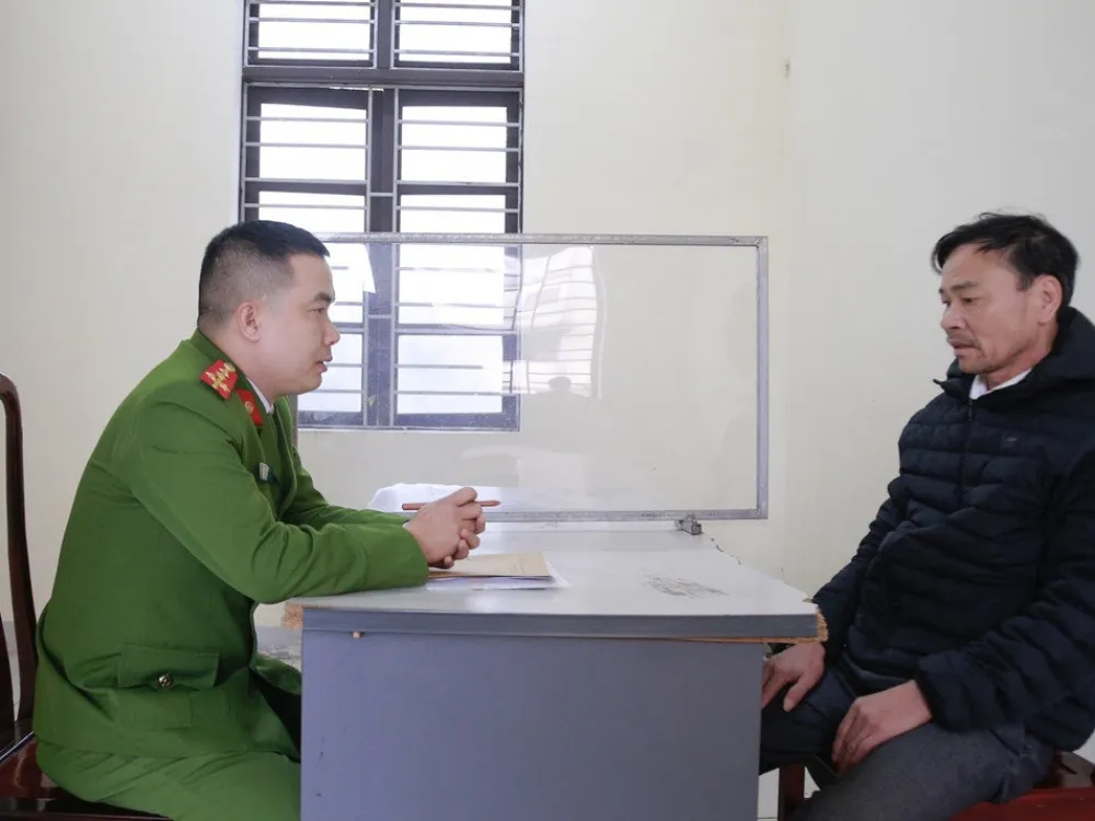 Đối tượng Lê Văn Nam khai nhận tại cơ quan công an Đối tượng Lê Văn Nam khai nhận tại cơ quan công an