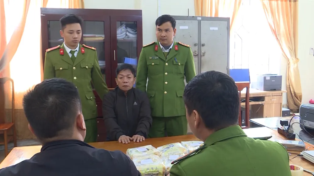 Cơ quan điều tra làm việc với đối tượng Phạm Văn Cường Cơ quan điều tra làm việc với đối tượng Phạm Văn Cường