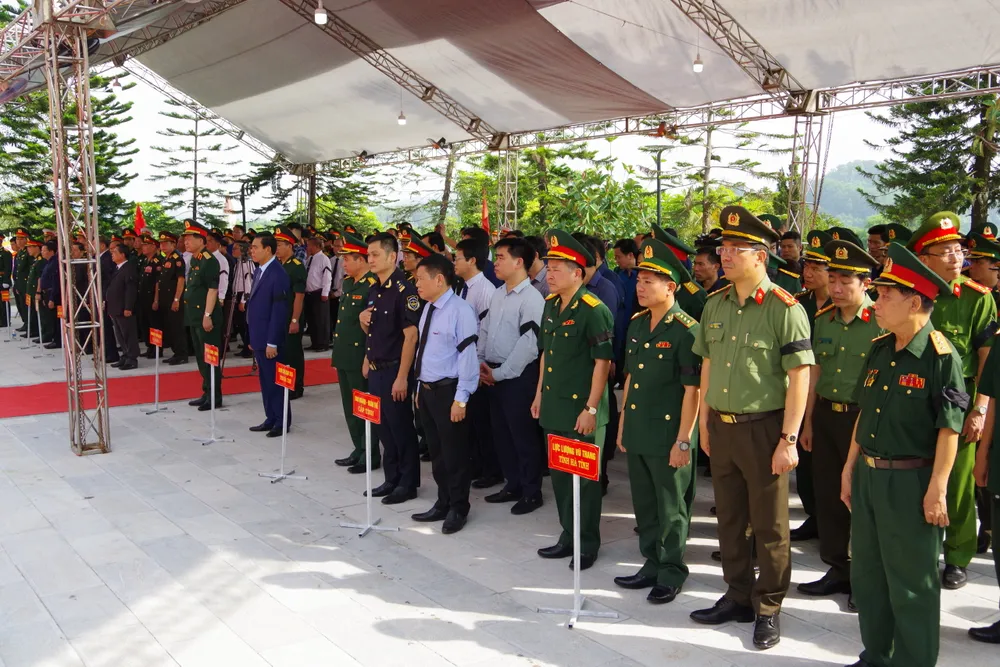 Lễ truy điệu và an táng hài cốt liệt sĩ tại Nghĩa trang liệt sĩ Quốc gia Nầm