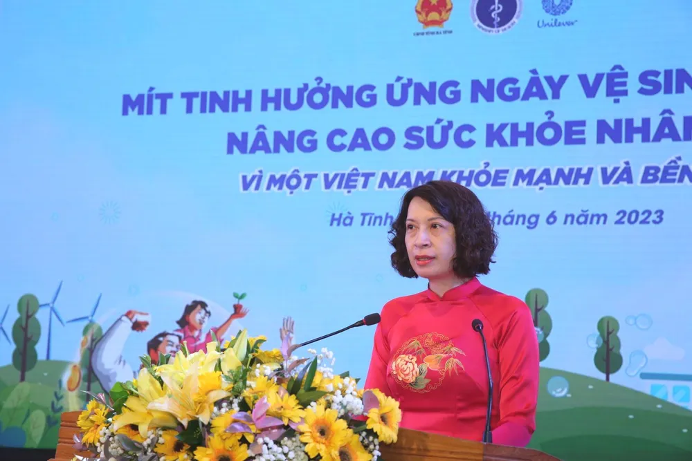 Thứ trưởng Bộ Y tế Nguyễn Thị Liên Hương phát biểu tại buổi lễ mít tinh Thứ trưởng Bộ Y tế Nguyễn Thị Liên Hương phát biểu tại buổi lễ mít tinh