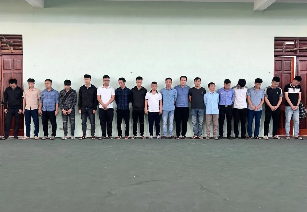 Các đối tượng tại cơ quan công an Các đối tượng tại cơ quan công an