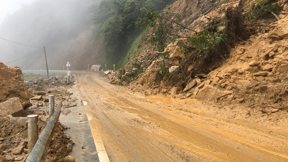 Quốc lộ 8A đã thông suốt trở lại sau thời gian bị ách tắc