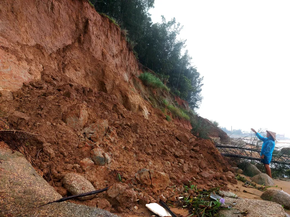 Sạt lở bờ biển đang tiếp tục lan rộng