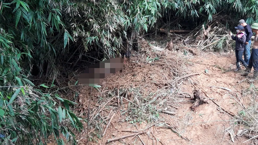 Khu vực hiện trường tìm thấy thi thể chị N.T.H. Khu vực hiện trường tìm thấy thi thể chị N.T.H.