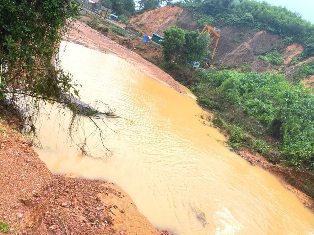 Hiện trường đập Tắt sau khi sự cố bị vỡ