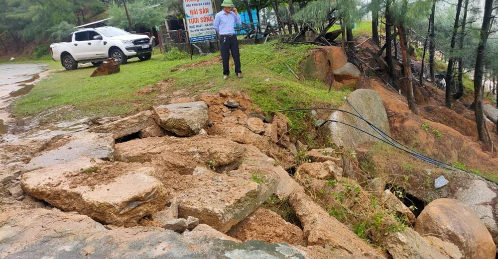 &quot;Hố tử thần&quot; trên đường quốc phòng ven biển đã được san lấp