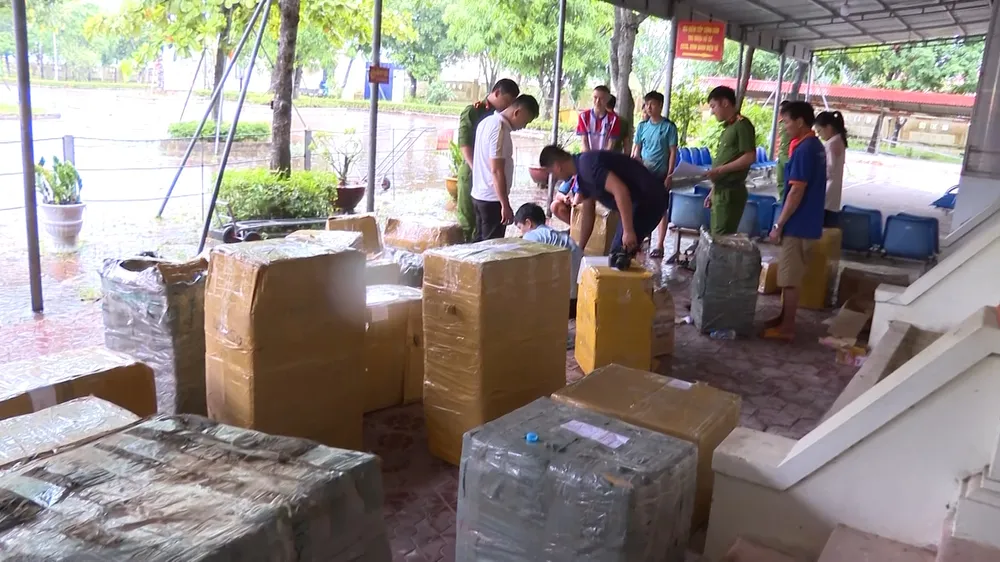 Cơ quan điều tra kiểm đếm, thu giữ tang vật