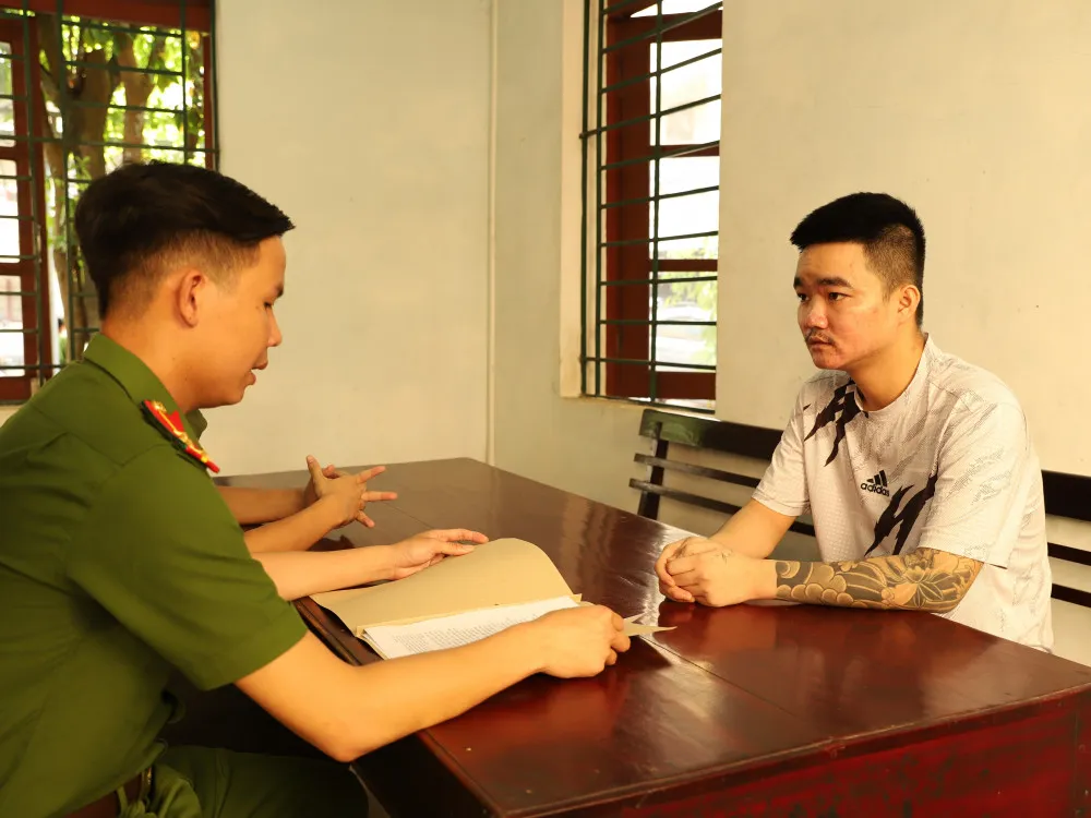 Cơ quan điều tra làm việc với đối tượng Nguyễn Tiến Thành đối tượng Nguyễn Tiến Thành.jpg