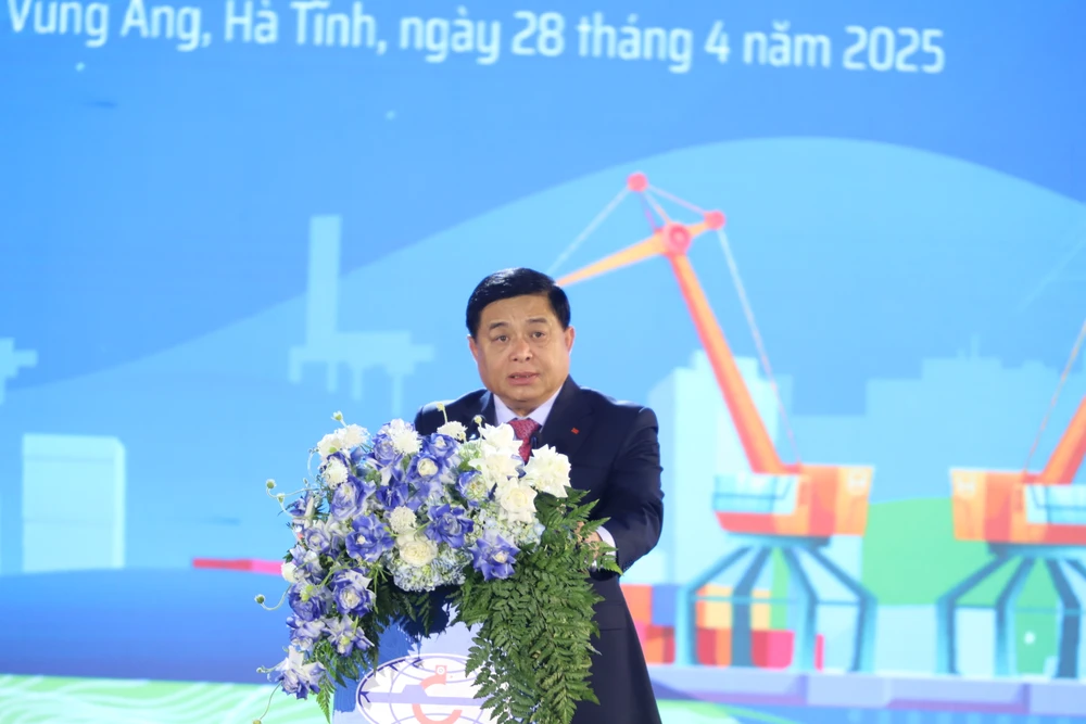 Phó Thủ tướng Chính phủ Nguyễn Chí Dũng phát biểu tại buổi lễ IMG_3064.JPG