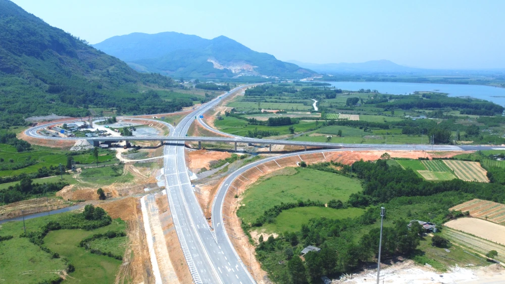 Công trình cầu tại nút giao trên cao tốc DJI_0652.JPG