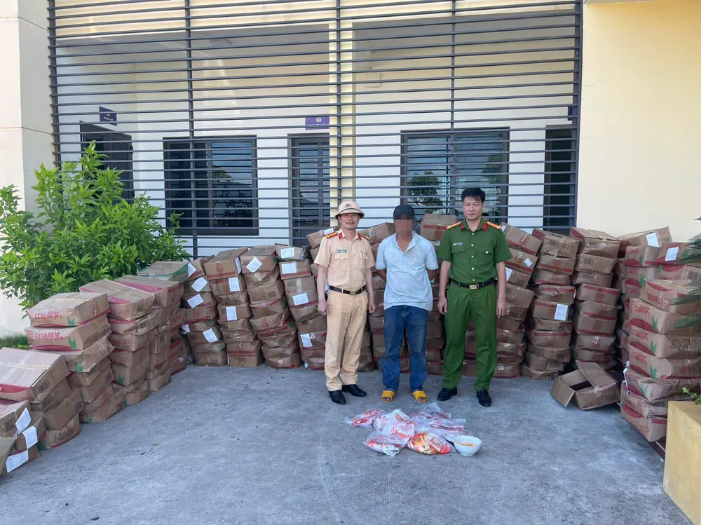 Tại thời điểm kiểm tra, tài xế không xuất trình được hóa đơn, chứng từ hợp pháp z6667507899743_f3924e5505935eac71cae7de882080eb.jpg