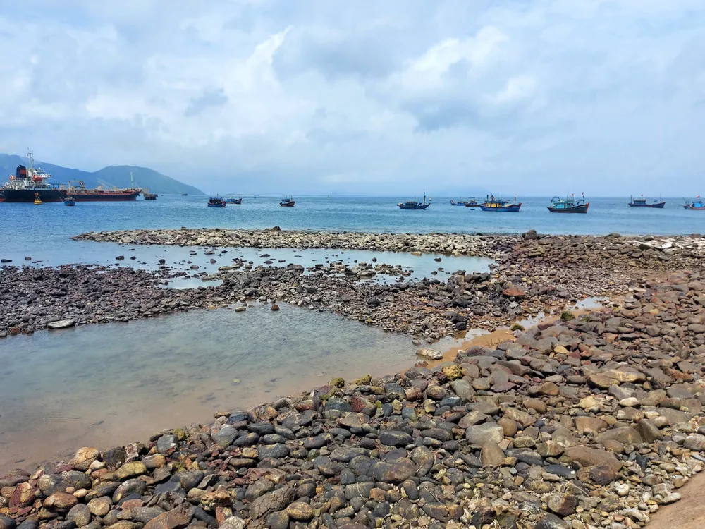 Vùng biển xã Kỳ Lợi, thị xã Kỳ Anh, tỉnh Hà Tĩnh 20210407_105739.jpg
