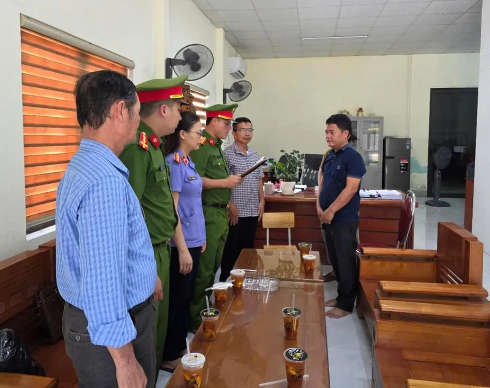 Cơ quan điều tra đọc lệnh khởi tố đối tượng Nguyễn Như Anh 685a28296d080.jpg