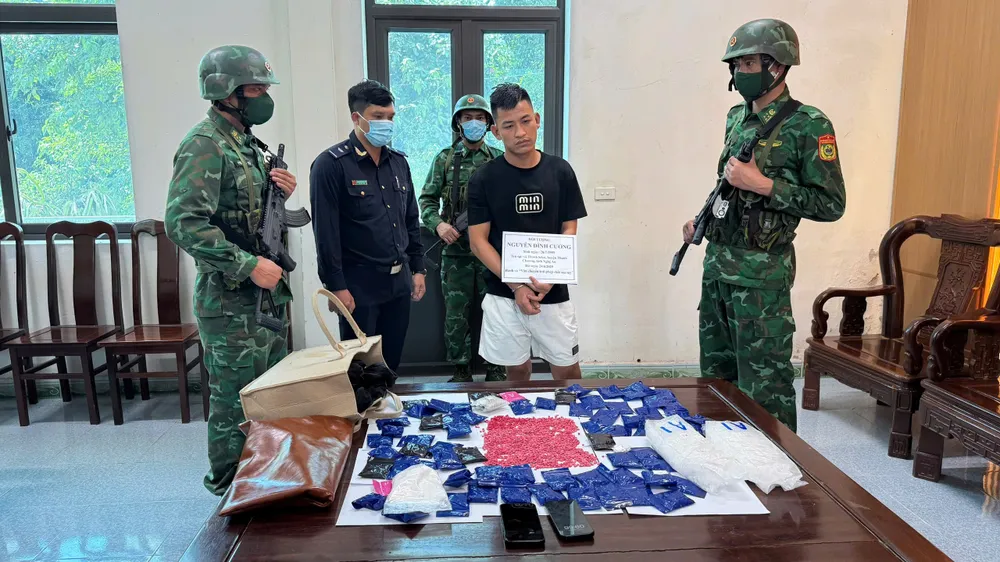 Nguyễn Đình Cường cùng tang vật z6749645557690_2cc831d75b318cd7c51b83ff73a05915.jpg