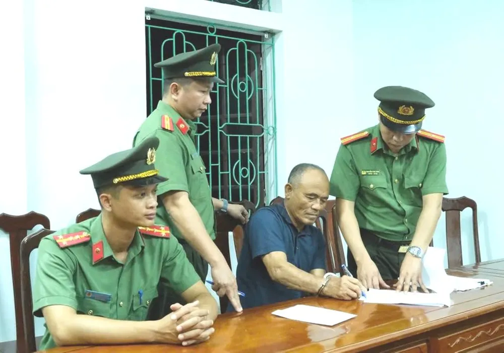 Cơ quan công an bắt bị can Phạm Viết Công 687599a80cea5.jpg